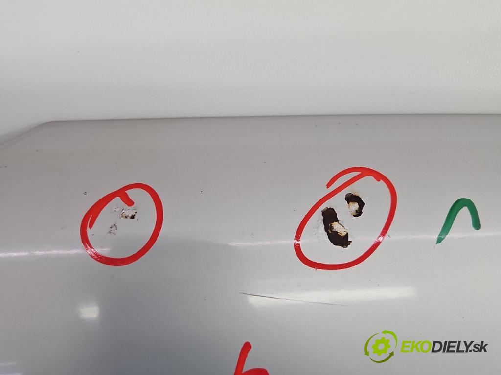 Vw Golf IV 1997-2003 1.6 SR 101 hp manual 74 kW 1595 cm3 5- kapota přední