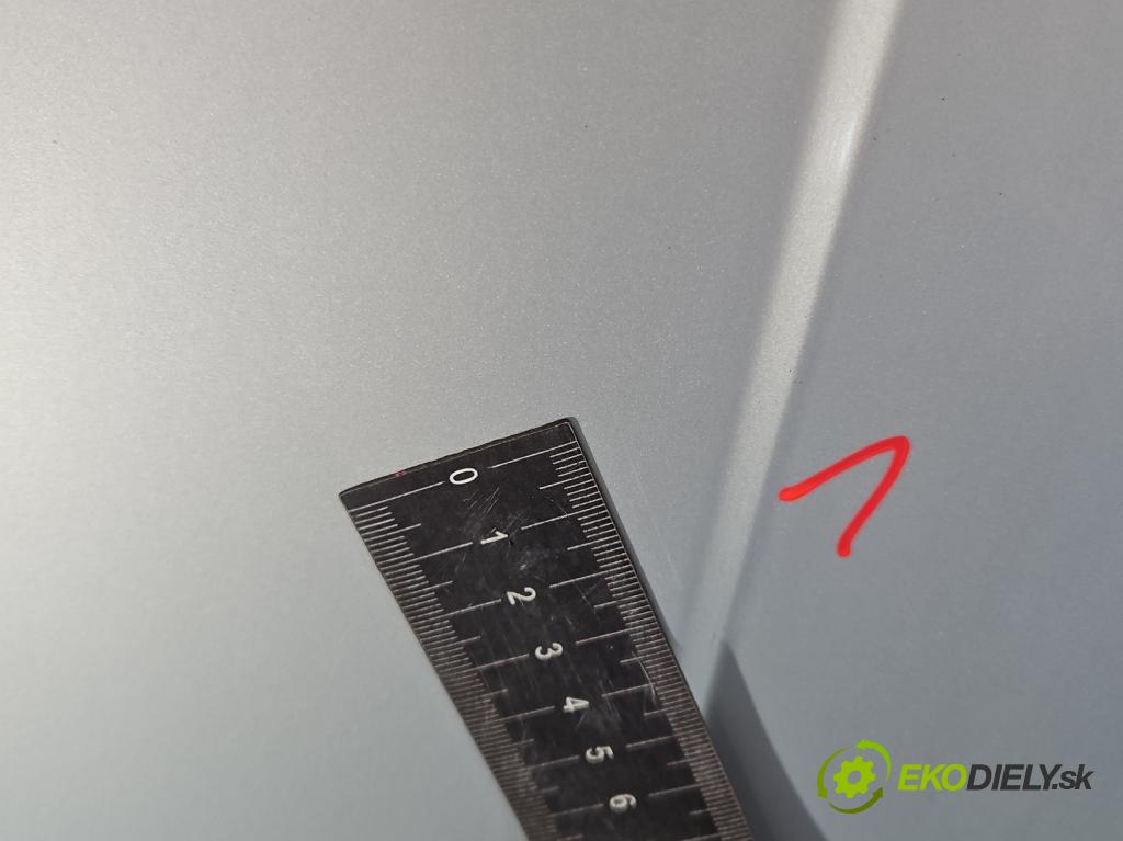 Vw Golf IV 1997-2003 1.6 SR 101 hp manual 74 kW 1595 cm3 5- kapota přední