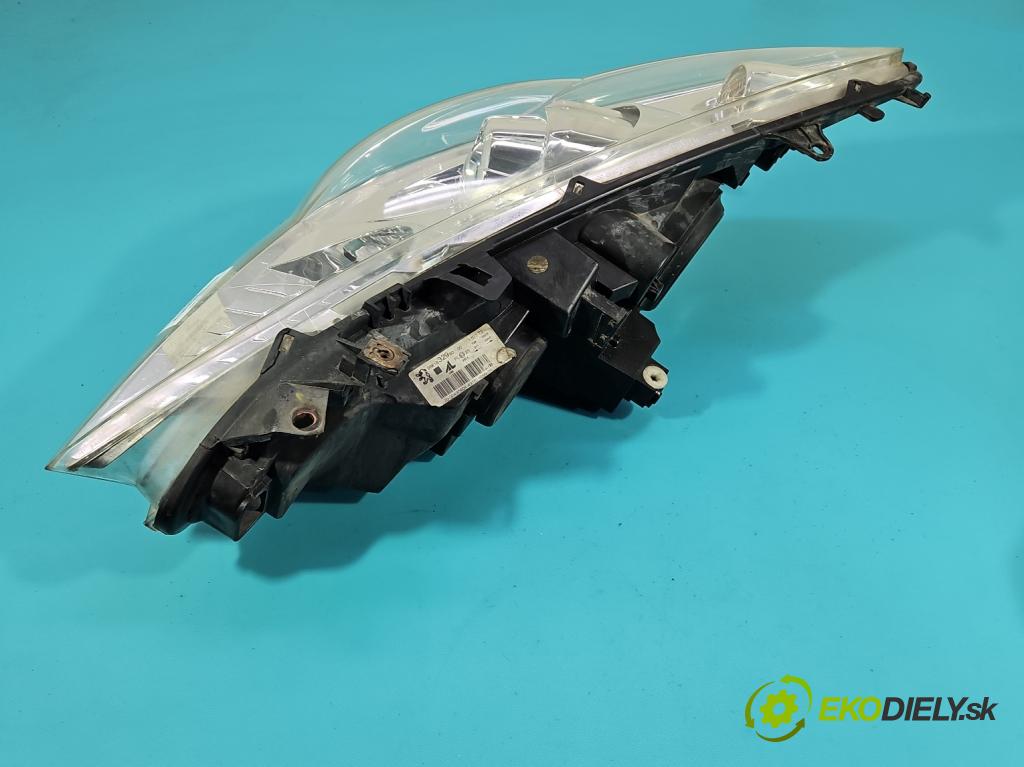 Peugeot 307 1.6 hdi 90 HP manual 66 kW 1560 cm3 5- Reflektor: pravý 9681832980-00 (Svetlo predné pravé)