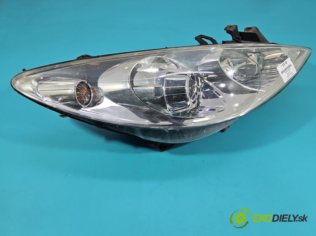 Peugeot 307 1.6 hdi 90 HP manual 66 kW 1560 cm3 5- Reflektor: pravý 9681832980-00 (Svetlo predné pravé)