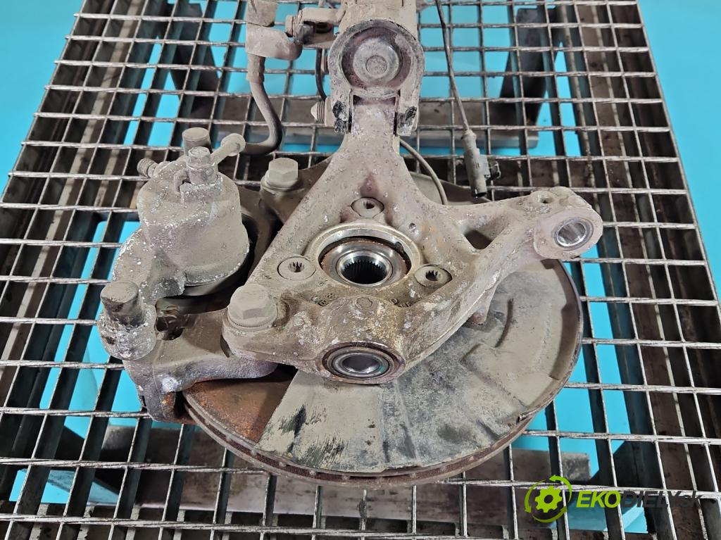 MG MG3  24- 1.5 16V 116 HP manual 85 kW 1495 cm3 5- náboj pravé  (Náboj kolesa)