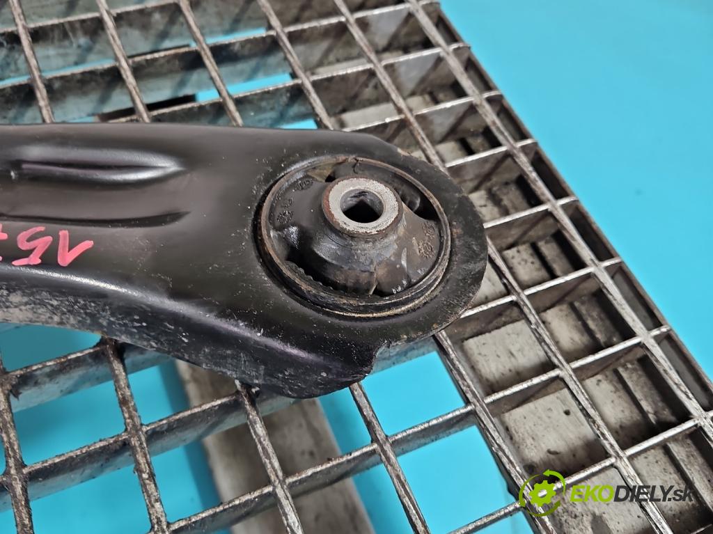 MG MG3  24- 1.5 16V 116 HP manual 85 kW 1495 cm3 5- predné ľavý  (Kľučka dverí ostatné)