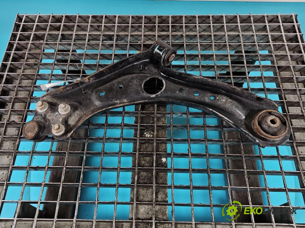 MG MG3  24- 1.5 16V 116 HP manual 85 kW 1495 cm3 5- predné pravý  (Kľučka dverí ostatné)