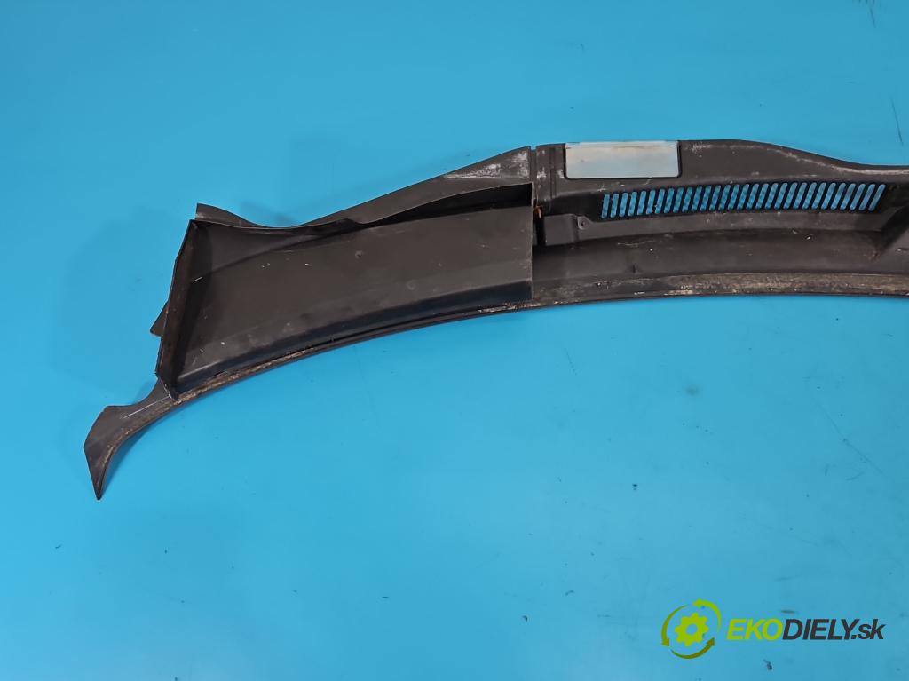 Vw Golf IV 1997-2003 1.6 SR 101 HP manual 74 kW 1595 cm3 5- torpédo 1J1819415G (Torpédo (plast pod čelným sklom))