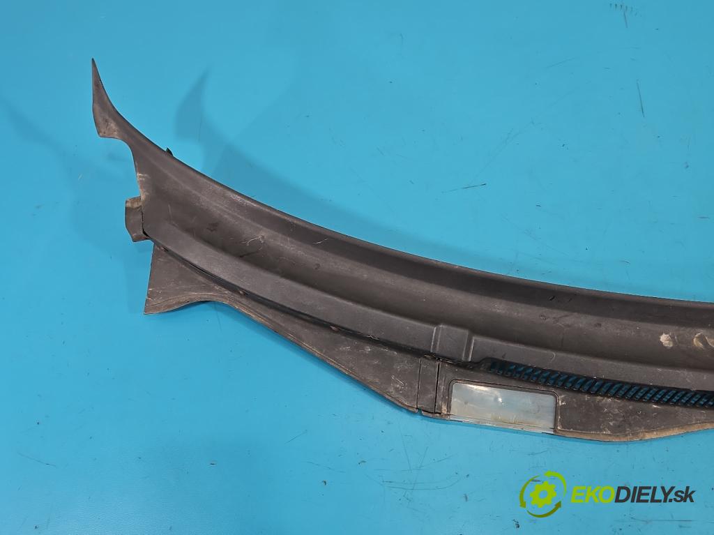 Vw Golf IV 1997-2003 1.6 SR 101 HP manual 74 kW 1595 cm3 5- torpédo 1J1819415G (Torpédo (plast pod čelným sklom))