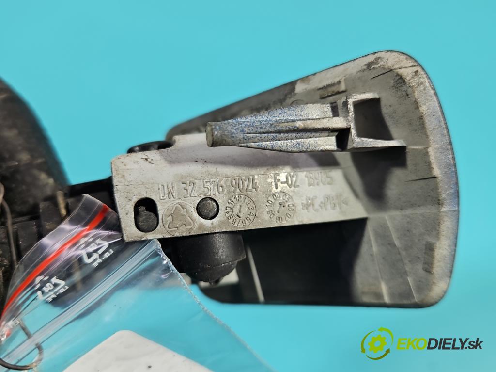 Opel Zafira B 2005-2014 1.9 cdti 150 hp manual 110 kW 1910 cm3 5- ostřikovač reflektor: levý 325769024 (Motorek ostřikovačů)