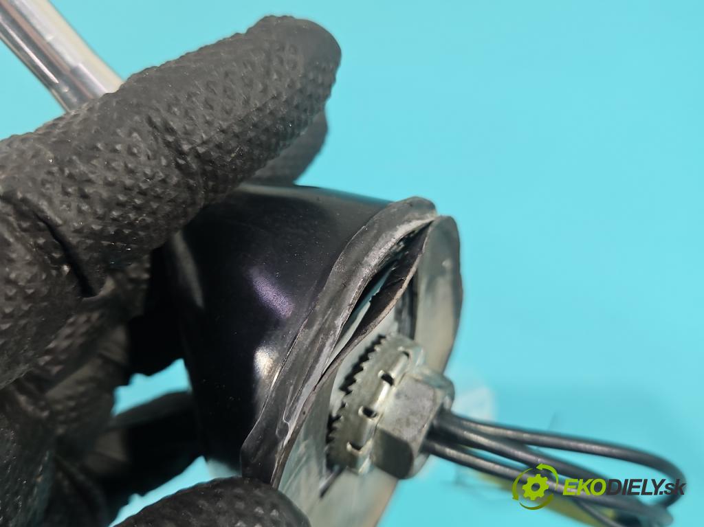 Opel Zafira B 2005-2014 1.9 cdti 150 hp manual 110 kW 1910 cm3 5- Antena