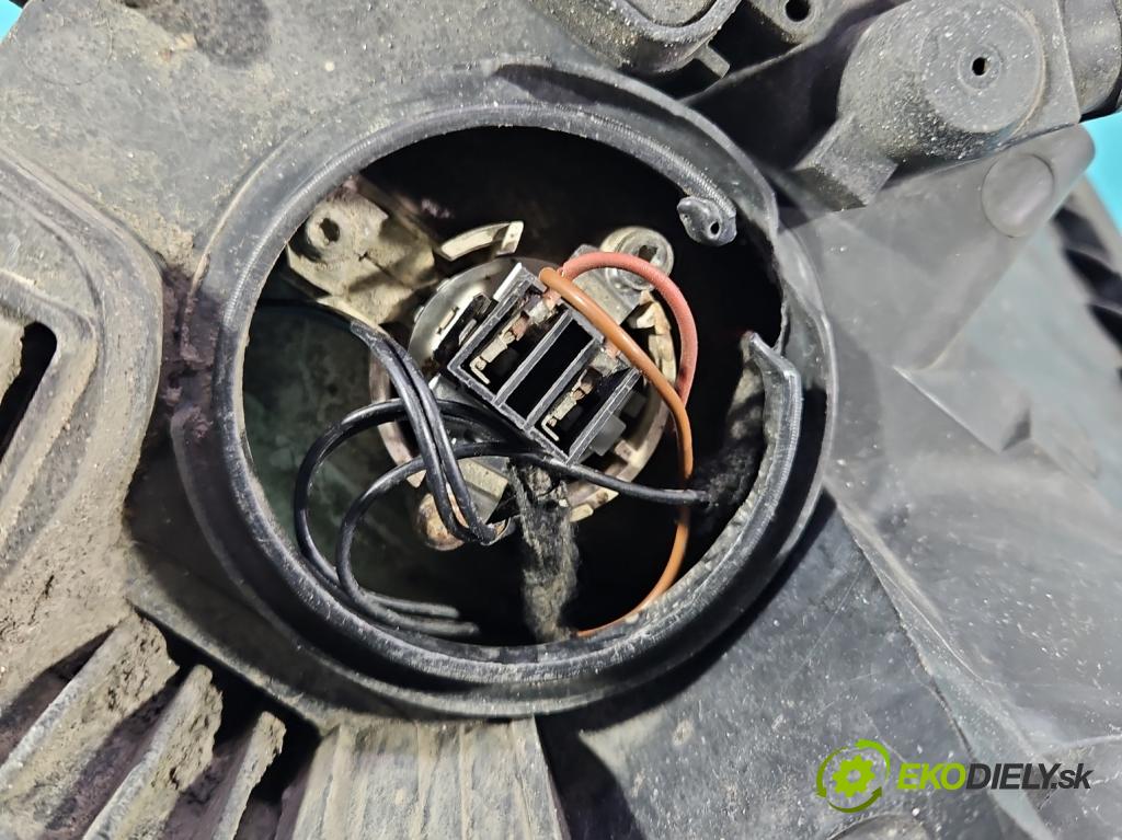 Opel Zafira B 2005-2014 1.9 cdti 150 HP manual 110 kW 1910 cm3 5- Reflektor: pravý 24451053RH (Svetlo predné pravé)