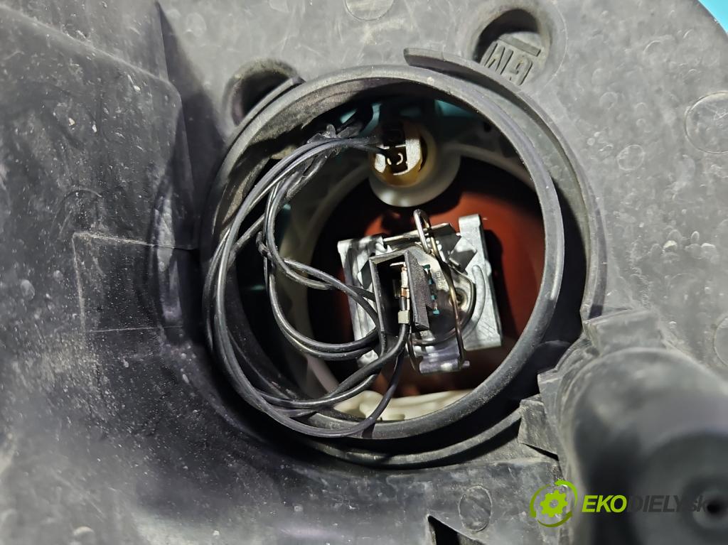 Opel Zafira B 2005-2014 1.9 cdti 150 HP manual 110 kW 1910 cm3 5- Reflektor: pravý 24451053RH (Svetlo predné pravé)