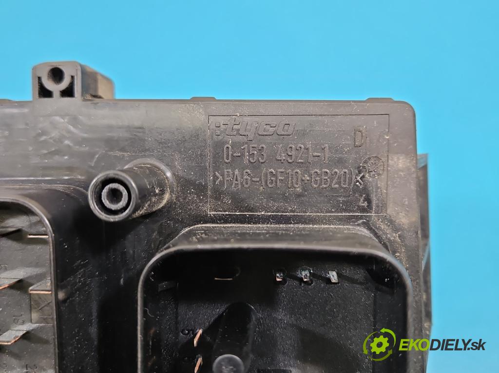 Opel Zafira B 2005-2014 1.9 cdti 150 HP manual 110 kW 1910 cm3 5- skrinka poistka 5DK008668-52 (Poistková skrinka)