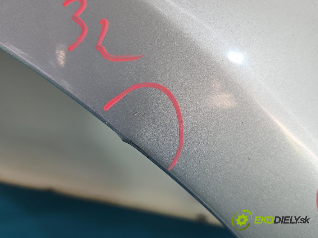 Audi A8 D4 2009-2017 2.0 TFSI 211KM automatic 155 kW 1984 cm3 4- blatník predné pravý  (Kľučka dverí ostatné)