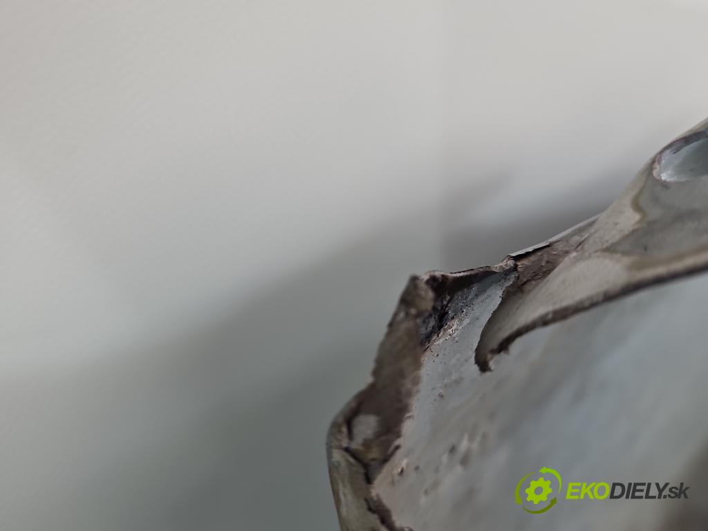 Audi A8 D4 2009-2017 2.0 TFSI 211KM automatic 155 kW 1984 cm3 4- blatník predné pravý  (Kľučka dverí ostatné)