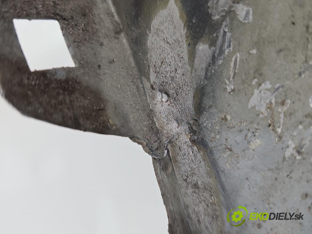 Audi A8 D4 2009-2017 2.0 TFSI 211KM automatic 155 kW 1984 cm3 4- blatník predné pravý  (Kľučka dverí ostatné)