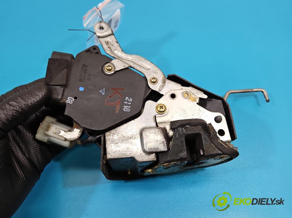 Toyota Rav4 II 2000-2005 2.0 D4D 1CD 133 hp manual 98 kW 1995 cm3 5- zámek kufrových dveří zadní