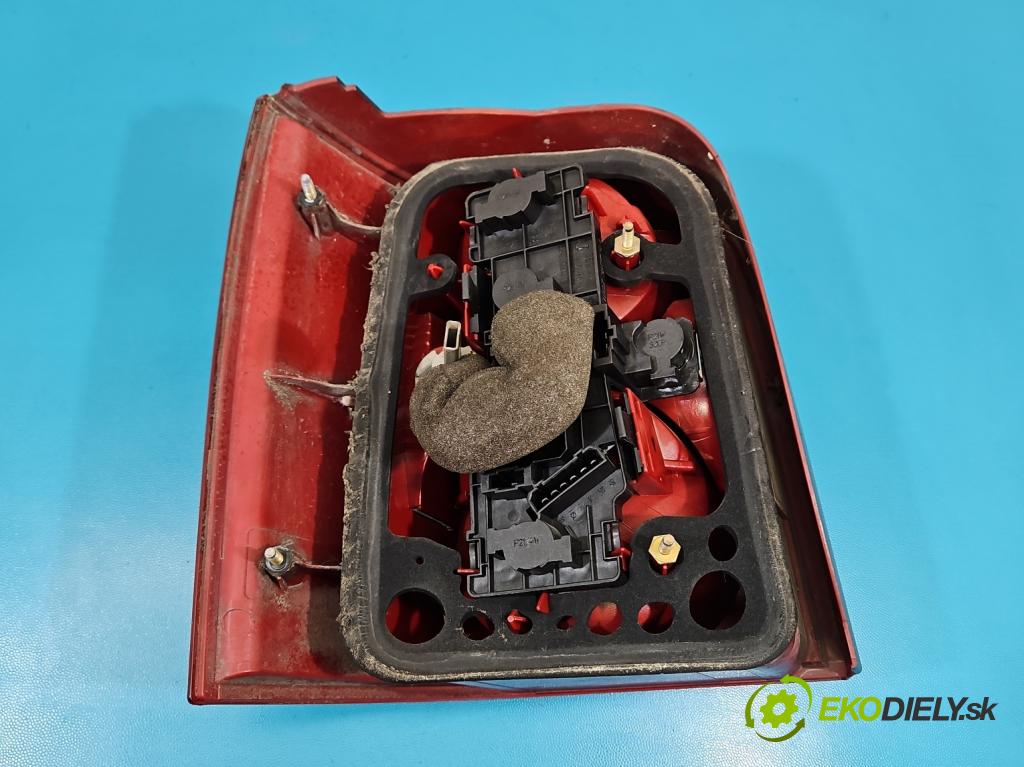 Vw Passat B5 1995-2005 1.6 8V 102 HP manual 75 kW 1595 cm3 5- svetlo / reflektor zadné pravé 3B9945096AA (Kľučka dverí ostatné)