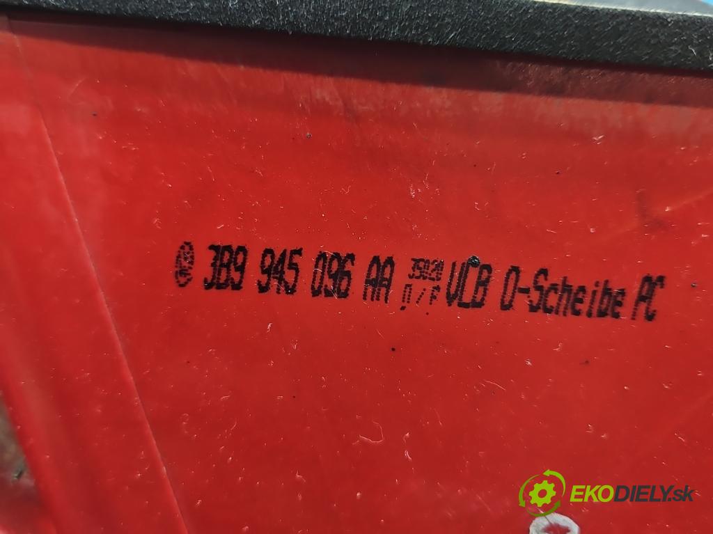 Vw Passat B5 1995-2005 1.6 8V 102 HP manual 75 kW 1595 cm3 5- svetlo / reflektor zadné pravé 3B9945096AA (Kľučka dverí ostatné)