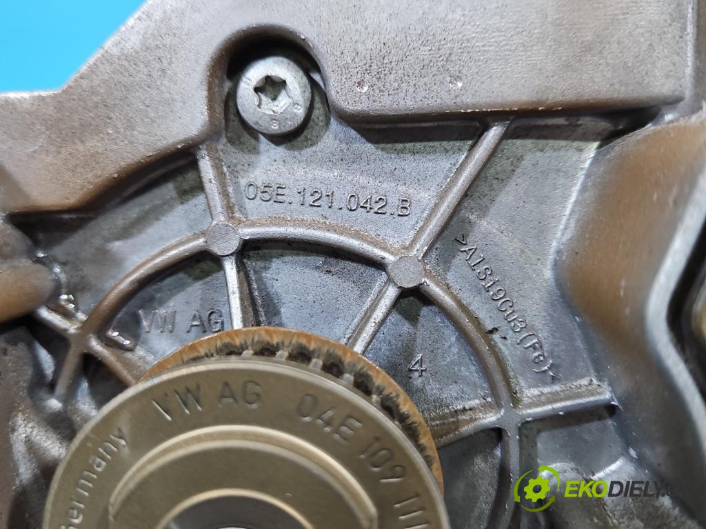 Skoda Octavia III 2013- 1.5 TSI 150 hp manual 110 kW 1498 cm3 5- čerpadlo vody 05E121111K (Vodní pumpa)