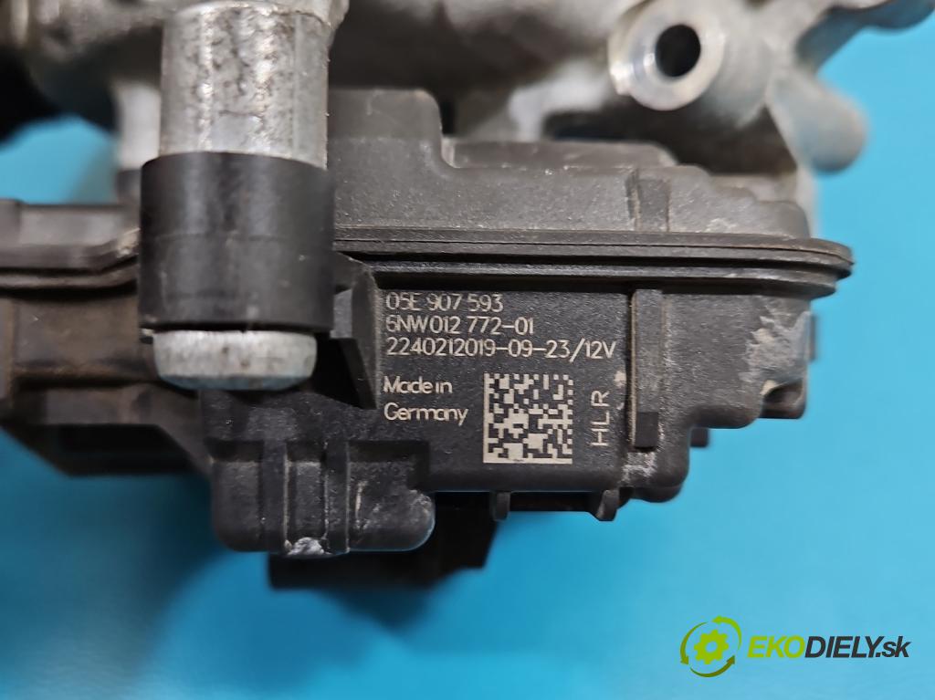 Skoda Octavia III 2013- 1.5 TSI 150 hp manual 110 kW 1498 cm3 5- čerpadlo vody 05E121111K (Vodní pumpa)