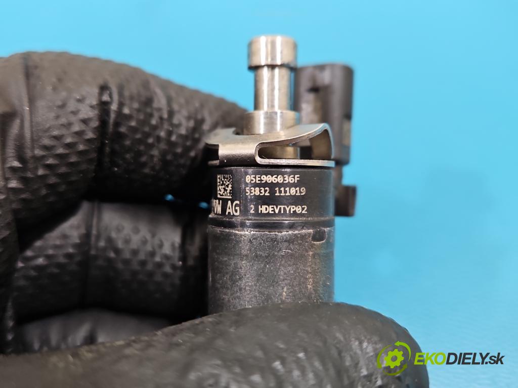 Skoda Octavia III 2013- 1.5 TSI 150 HP manual 110 kW 1498 cm3 5- vstrek 05E906036F (Vstrekovač paliva)