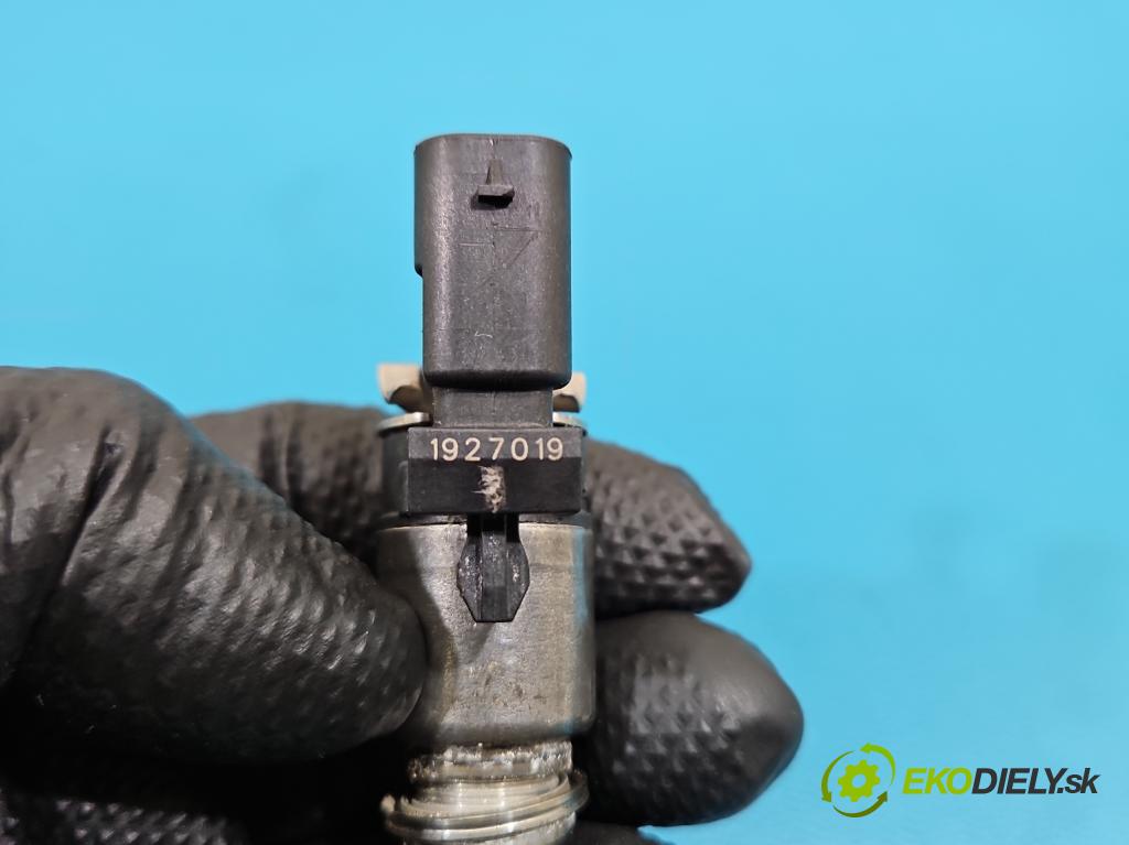 Skoda Octavia III 2013- 1.5 TSI 150 HP manual 110 kW 1498 cm3 5- vstrek 05E906036F (Vstrekovač paliva)