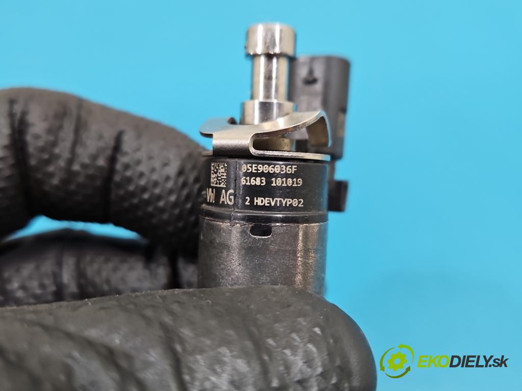 Skoda Octavia III 2013- 1.5 TSI 150 HP manual 110 kW 1498 cm3 5- vstrek 05E906036F (Vstrekovač paliva)