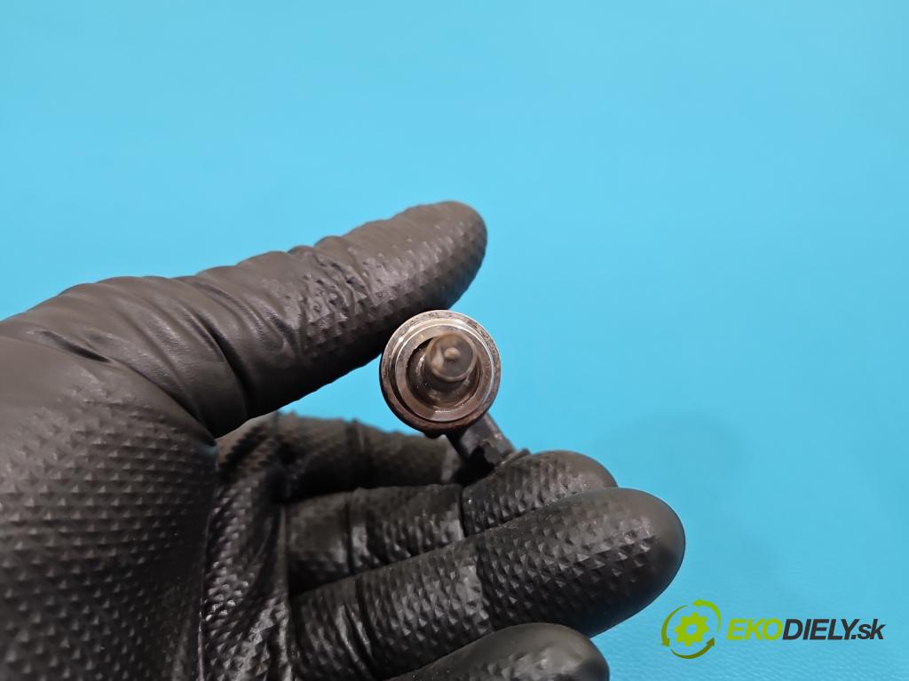 Skoda Octavia III 2013- 1.5 TSI 150 HP manual 110 kW 1498 cm3 5- vstrek 05E906036F (Vstrekovač paliva)