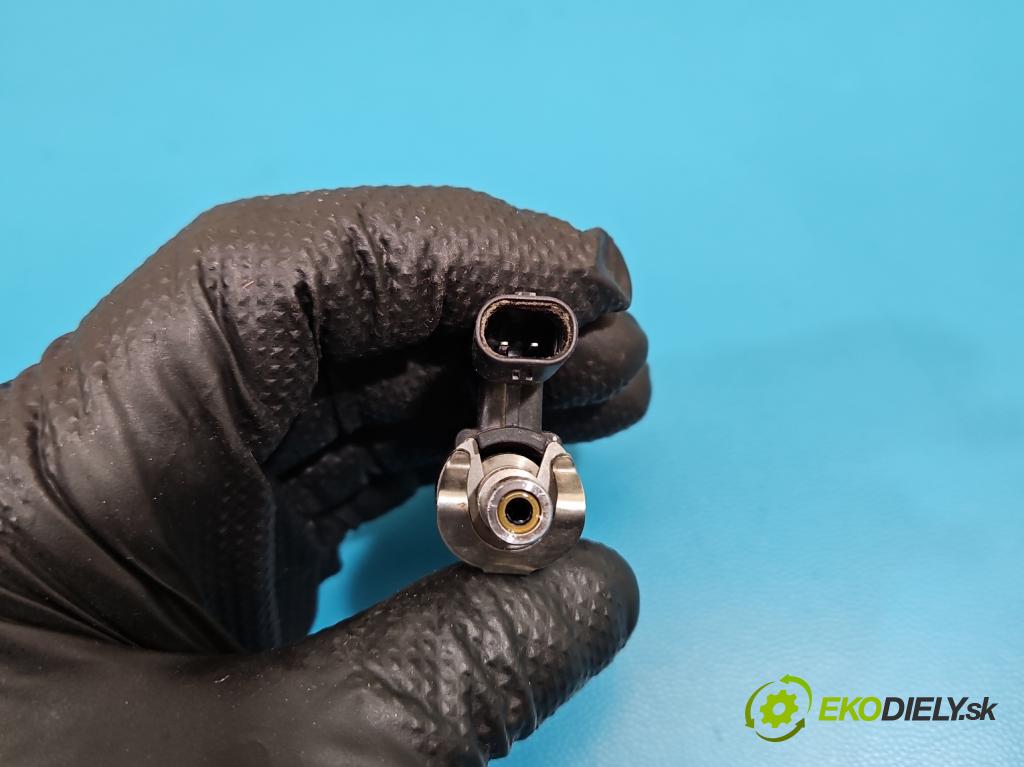 Skoda Octavia III 2013- 1.5 TSI 150 HP manual 110 kW 1498 cm3 5- vstrek 05E906036F (Vstrekovač paliva)