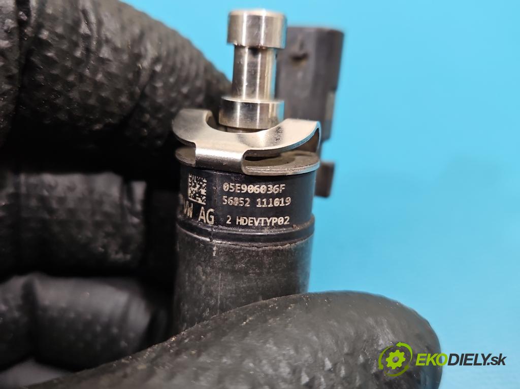 Skoda Octavia III 2013- 1.5 TSI 150 HP manual 110 kW 1498 cm3 5- vstrek 05E906036F (Vstrekovač paliva)