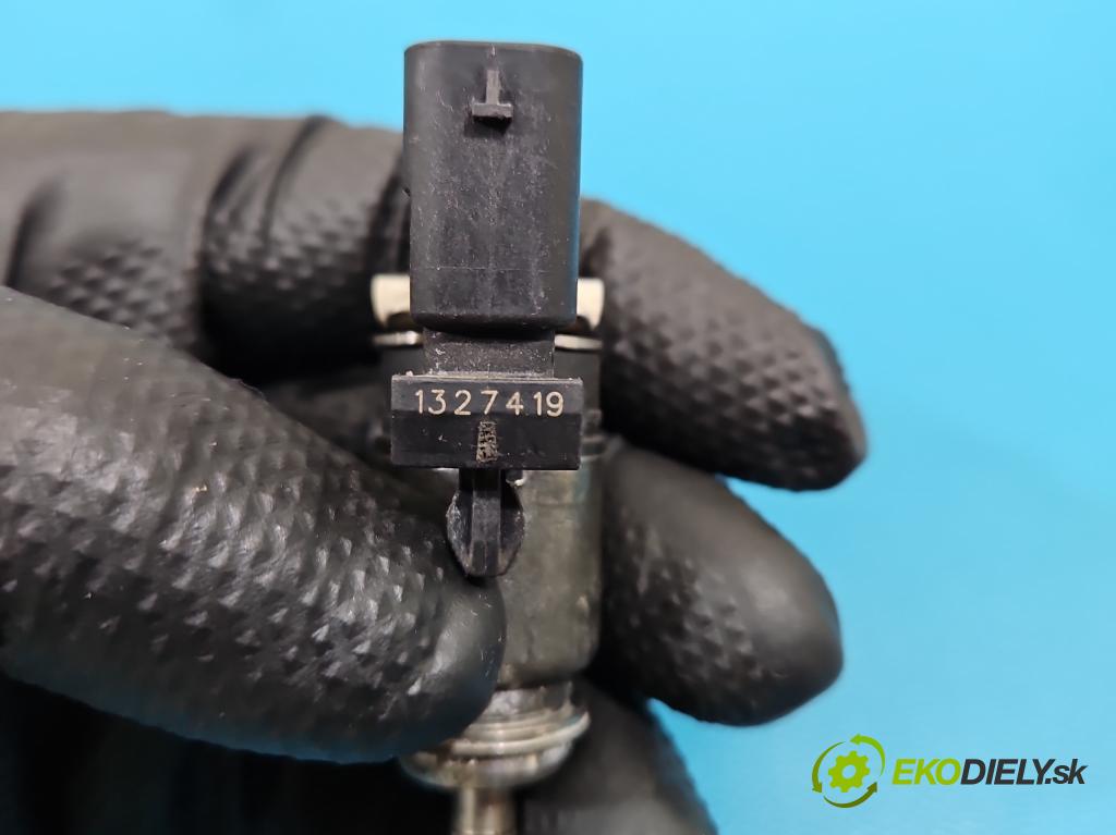 Skoda Octavia III 2013- 1.5 TSI 150 HP manual 110 kW 1498 cm3 5- vstrek 05E906036F (Vstrekovač paliva)