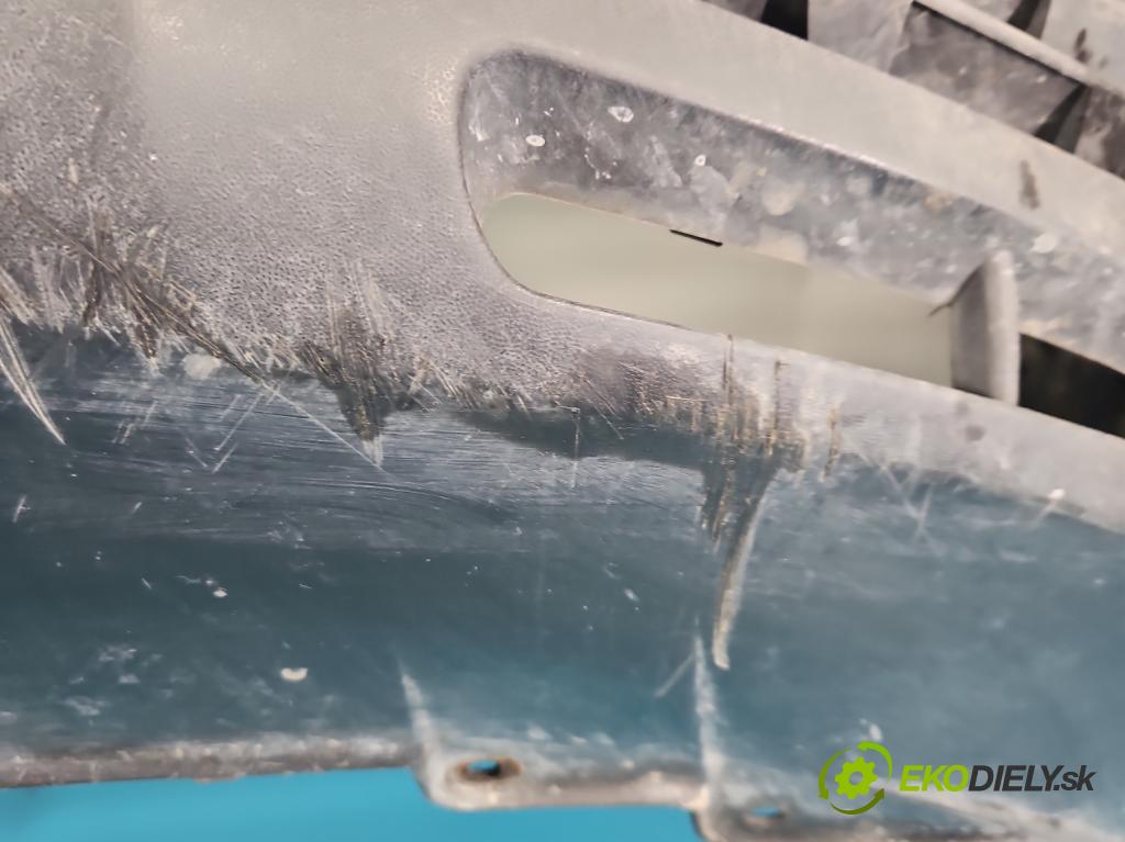 Vw Passat B5 1995-2005 1.6 8V 102 hp manual 75 kW 1595 cm3 5- nárazník přední  (Klika dveří ostatní)