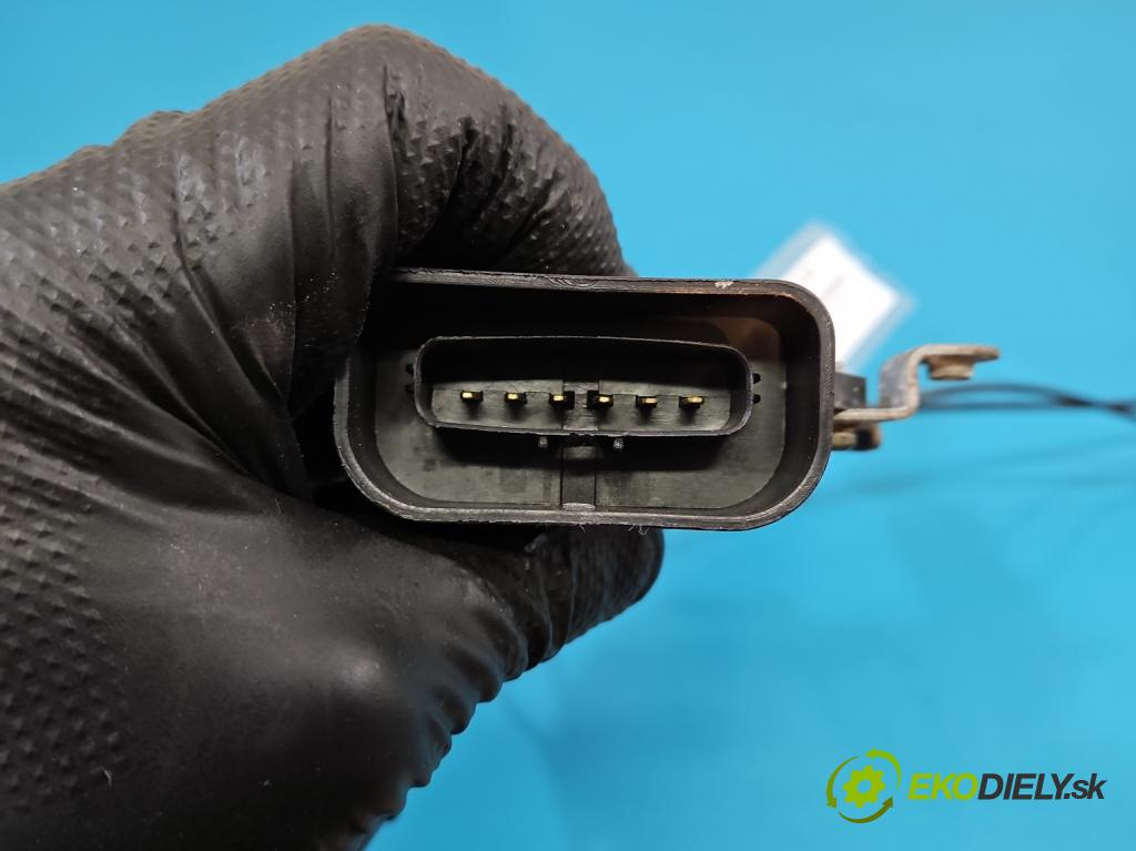 Toyota Rav4 II 2000-2005 2.0 D4D 1CD 133 HP manual 98 kW 1995 cm3 5- zámok predné ľavý