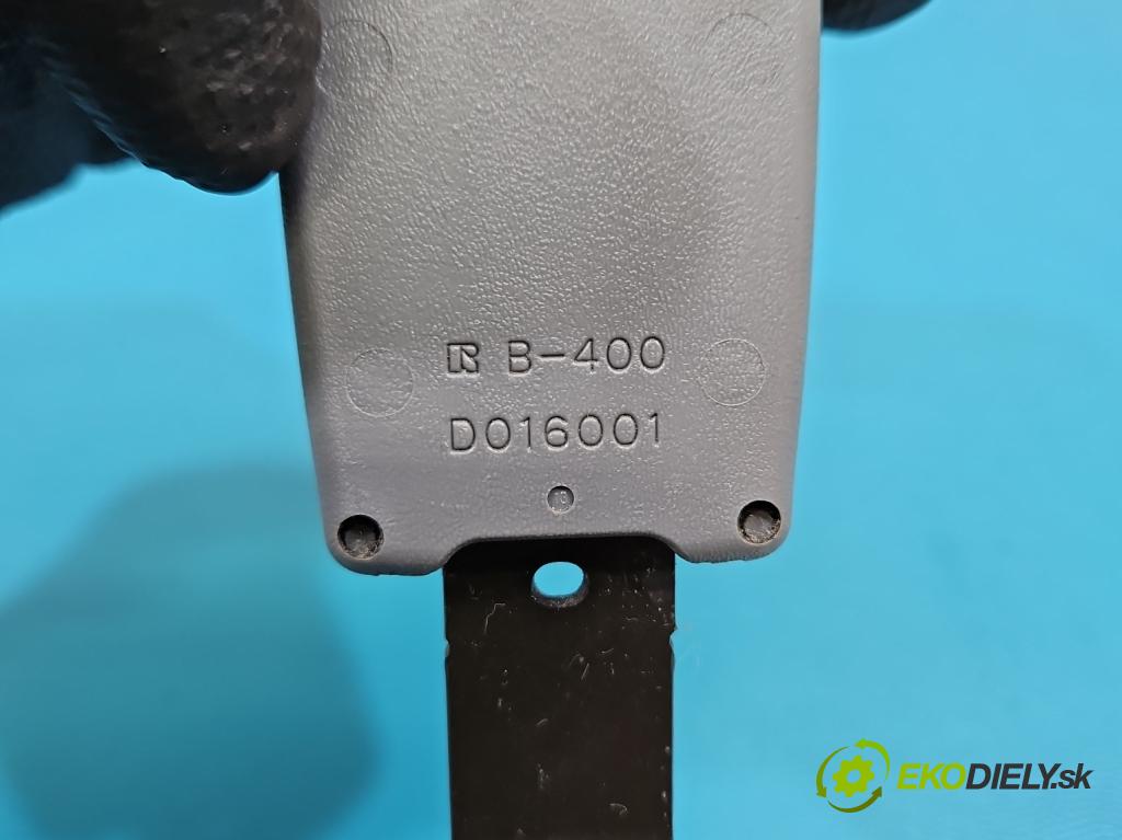Toyota Rav4 II 2000-2005 2.0 D4D 1CD 133 HP manual 98 kW 1995 cm3 5- pas bezpečnosť: predné pravý