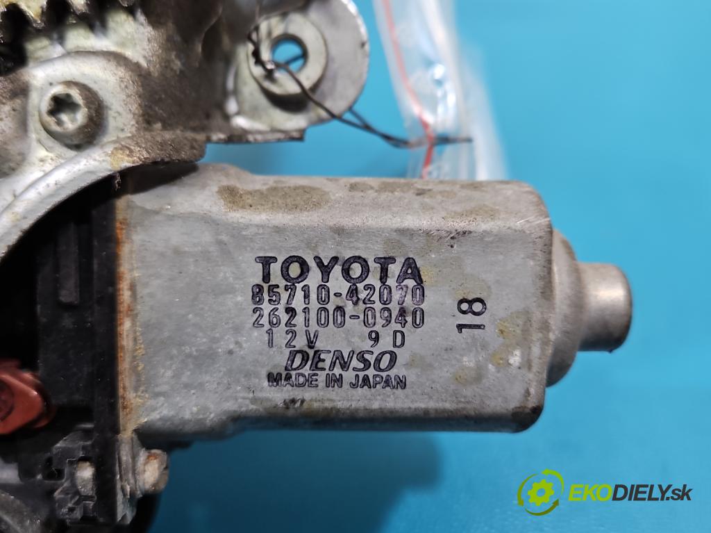 Toyota Rav4 II 2000-2005 2.0 D4D 1CD 133 HP manual 98 kW 1995 cm3 5- mechanizmus okna predné pravý 85710-42070