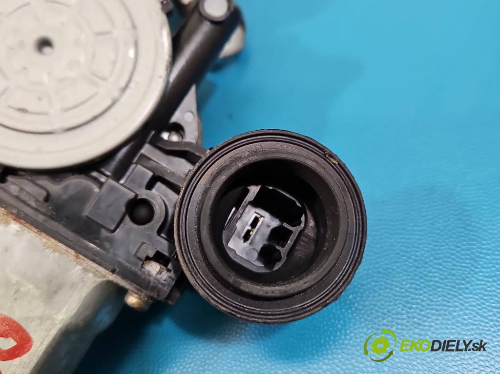 Toyota Rav4 II 2000-2005 2.0 D4D 1CD 133 HP manual 98 kW 1995 cm3 5- mechanizmus okna predné pravý 85710-42070