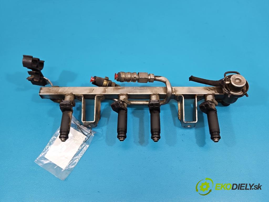 Vw Passat B5 1995-2005 1.6 8V 102 HP manual 75 kW 1595 cm3 5- vstrek 06B133551Q (Vstrekovač paliva)