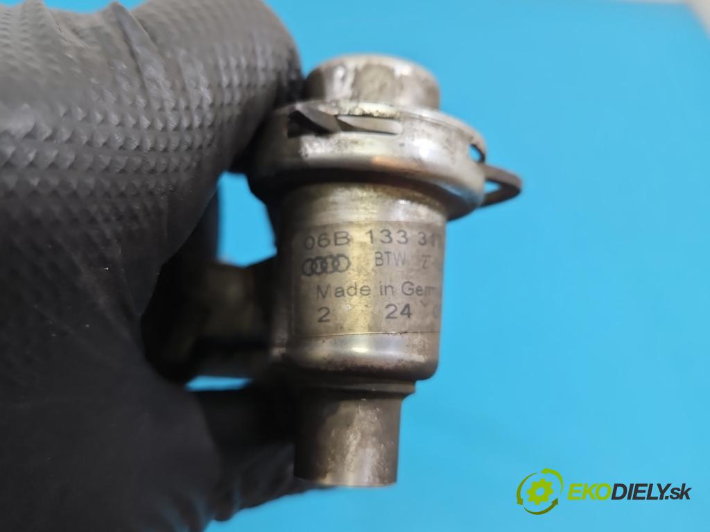 Vw Passat B5 1995-2005 1.6 8V 102 HP manual 75 kW 1595 cm3 5- vstrek 06B133551Q (Vstrekovač paliva)