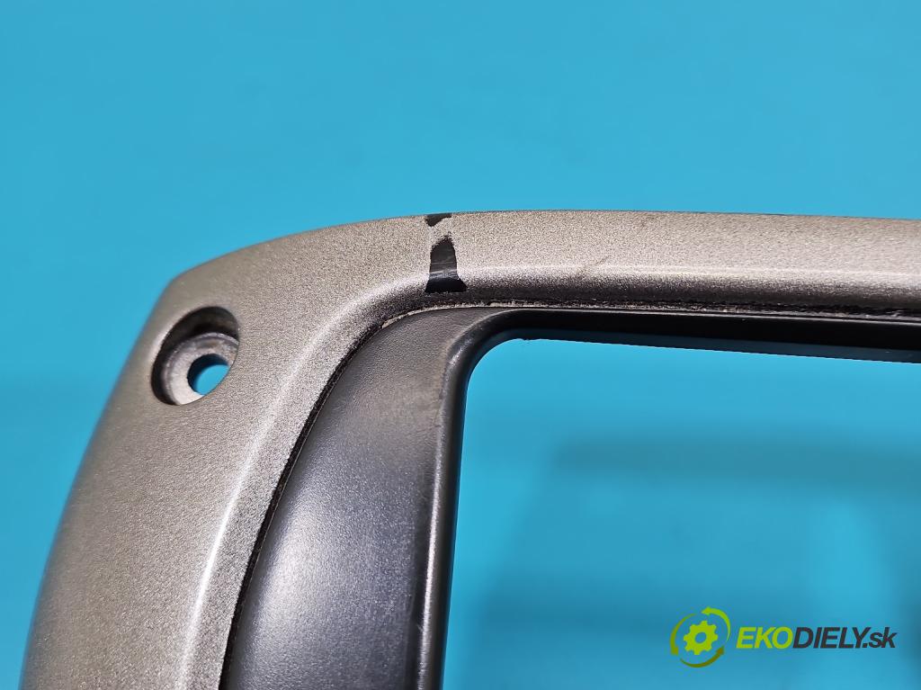 Toyota Rav4 II 2000-2005 2.0 D4D 1CD 133 hp manual 98 kW 1995 cm3 5- rameček rádia 55410-42090