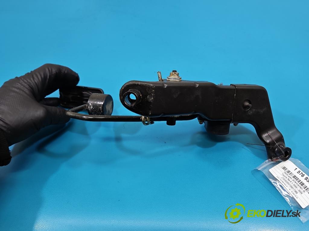 Toyota Rav4 II 2000-2005 2.0 D4D 1CD 133 HP manual 98 kW 1995 cm3 5- pedal plyn potenciometr: 89281-33010