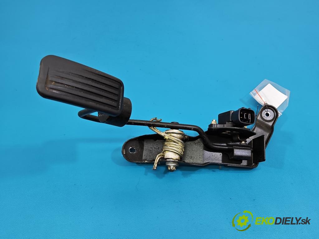 Toyota Rav4 II 2000-2005 2.0 D4D 1CD 133 HP manual 98 kW 1995 cm3 5- pedal plyn potenciometr: 89281-33010