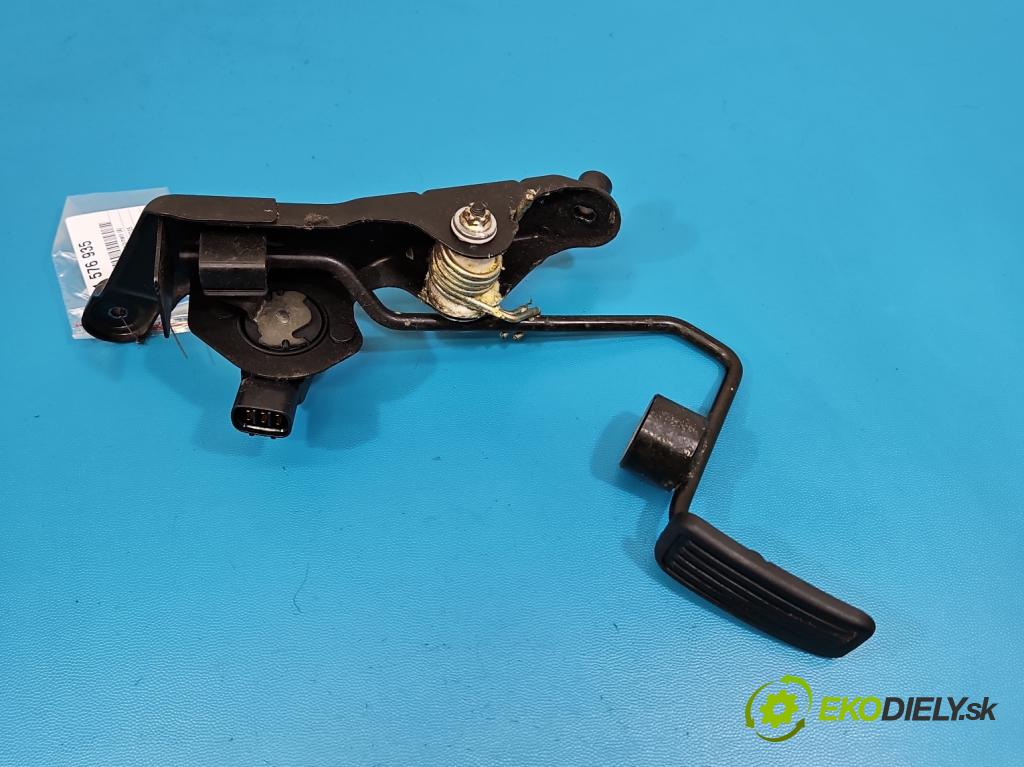 Toyota Rav4 II 2000-2005 2.0 D4D 1CD 133 HP manual 98 kW 1995 cm3 5- pedal plyn potenciometr: 89281-33010