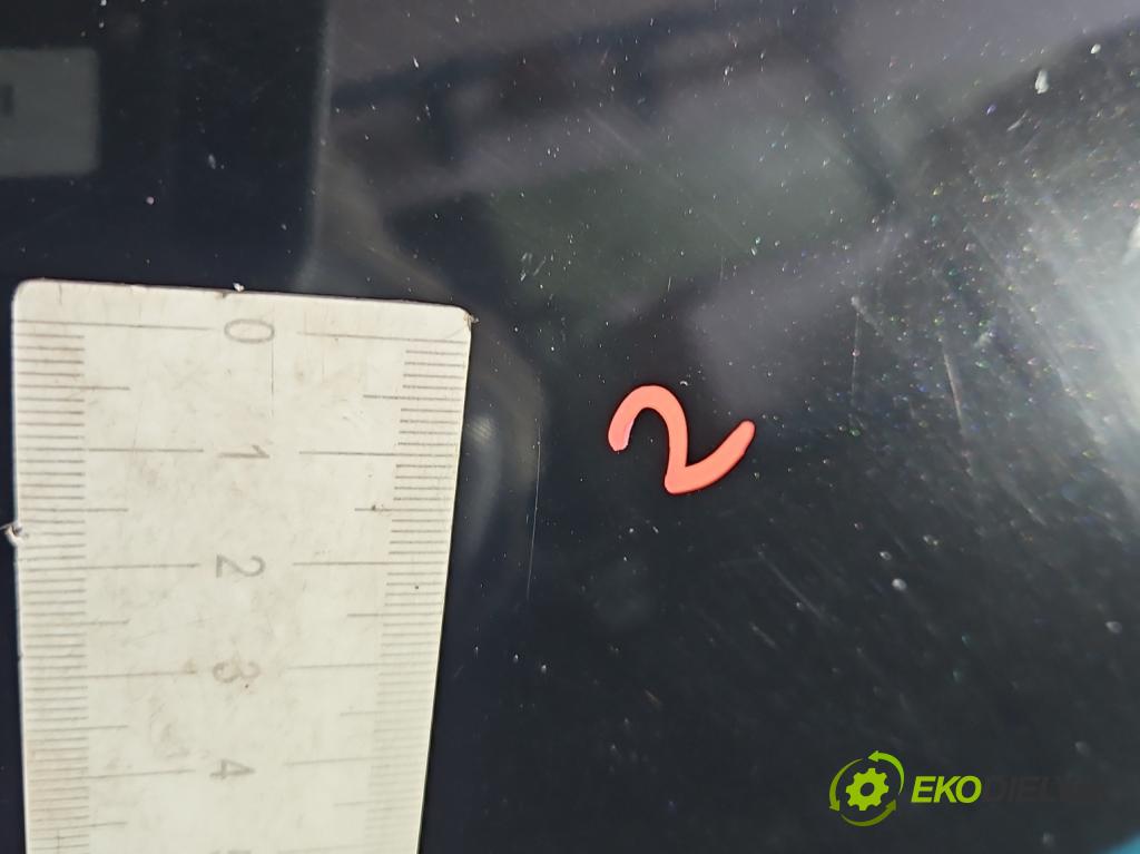 Toyota Rav4 II 2000-2005 2.0 D4D 1CD 133 hp manual 98 kW 1995 cm3 5- dveře přední pravé  (Klika dveří ostatní)