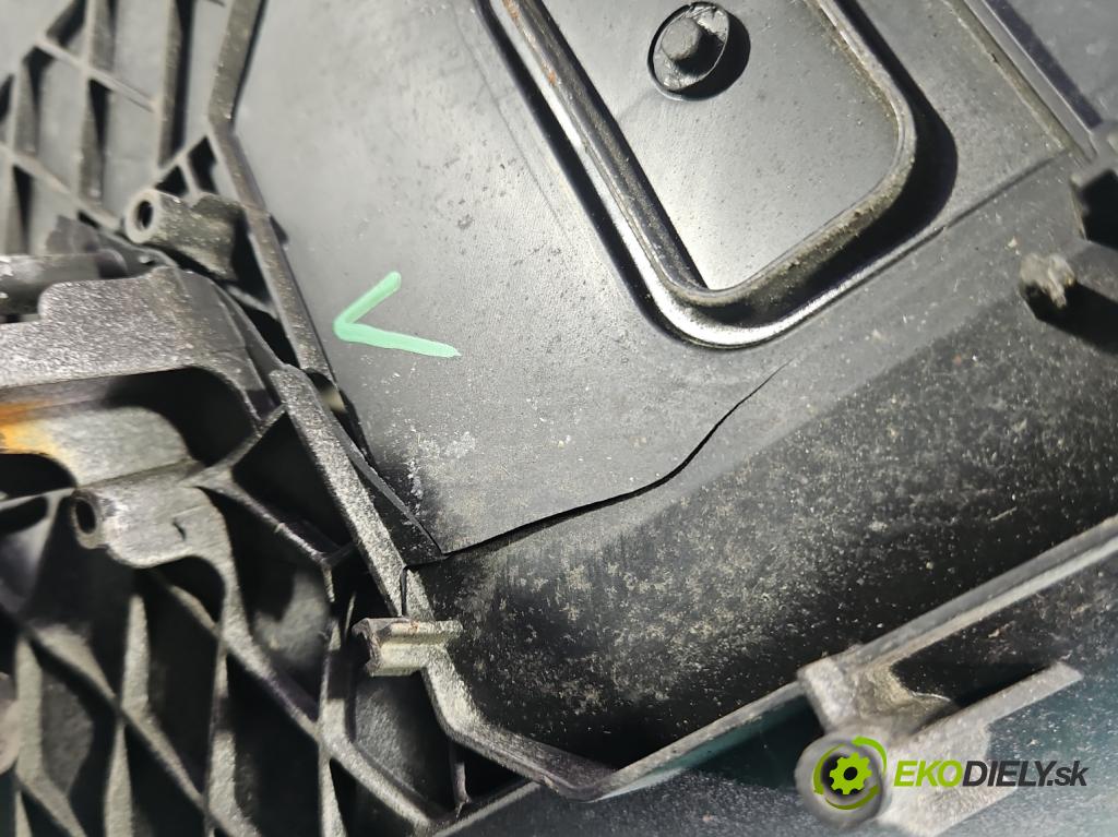 Skoda Yeti 2009-2017 2.0 tdi 110 HP manual 81 kW 1968 cm3 5- Reflektor: pravý 5L1941018A (Svetlo predné pravé)