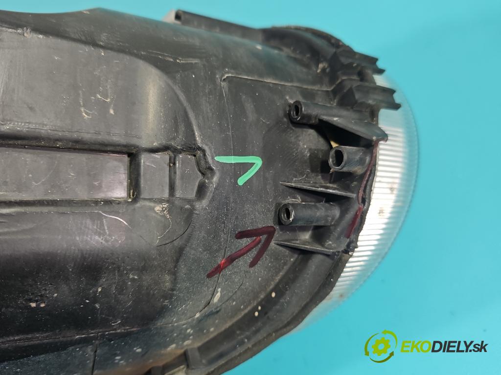 Skoda Yeti 2009-2017 2.0 tdi 110 HP manual 81 kW 1968 cm3 5- Reflektor: pravý 5L1941018A (Svetlo predné pravé)