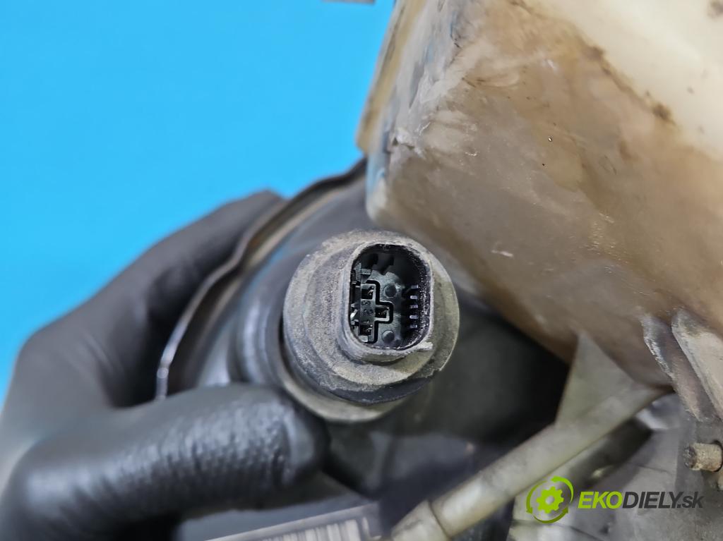 Volvo XC90 I 2002-2014 2.5 T 209KM automatic 154 kW 2521 cm3 5- servo posilovač P30665451