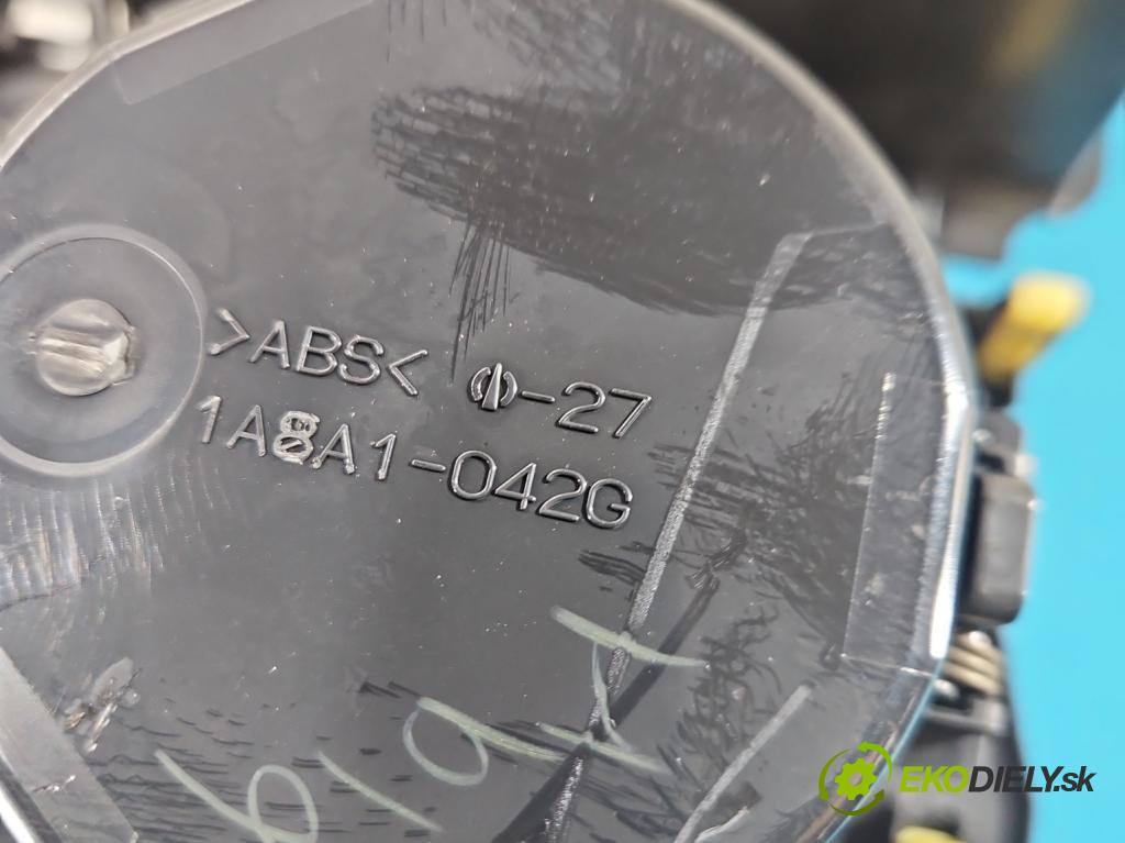 Lexus NX I 2014-2021 2.5 16V 155 HP automatic 114 kW 2494 cm3 5- Rukojeť: na nápoje: 58826-78010 (Držiak (úchyt) na nápoje)