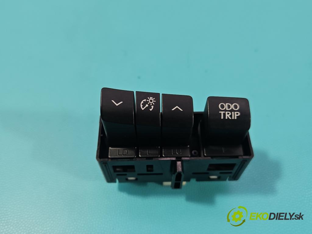 Lexus NX I 2014-2021 2.5 16V 155 HP automatic 114 kW 2494 cm3 5- prepínač ostatné 15D053