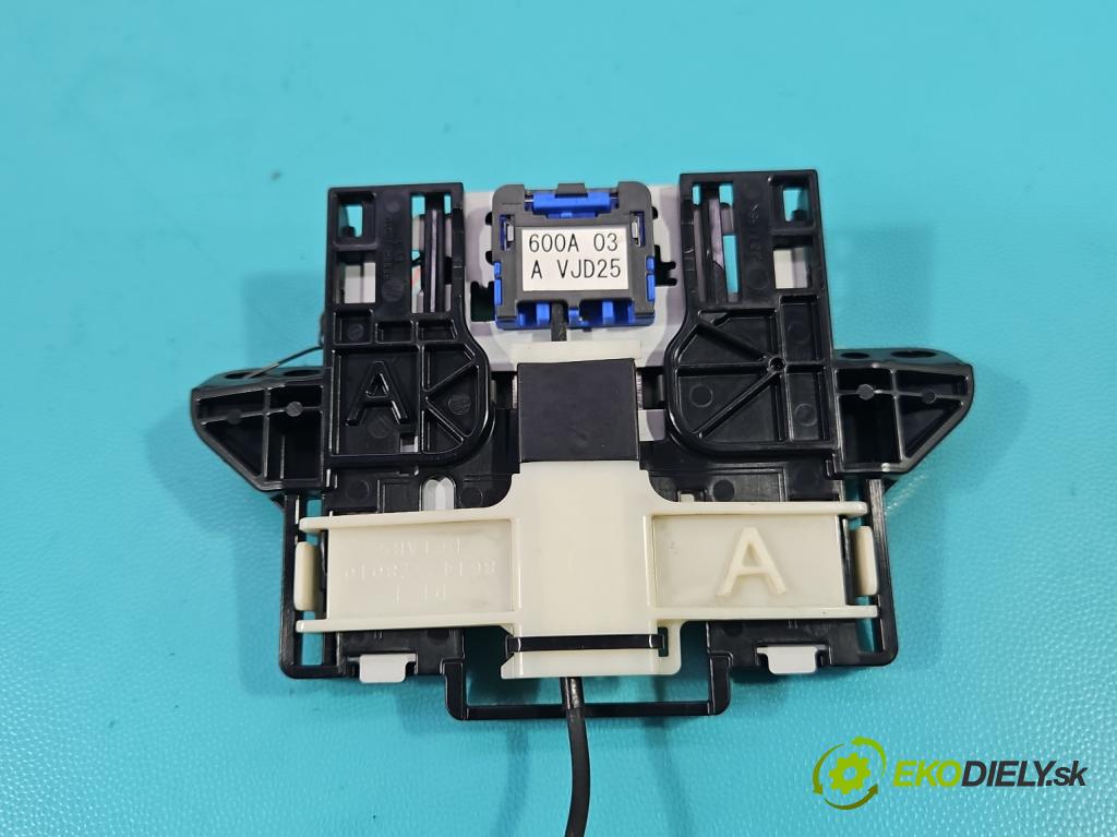 Lexus NX I 2014-2021 2.5 16V 155 HP automatic 114 kW 2494 cm3 5- Antena 86147-78010