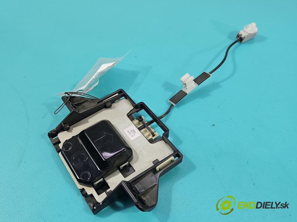 Lexus NX I 2014-2021 2.5 16V 155 hp automatic 114 kW 2494 cm3 5- Antena 86147-78010