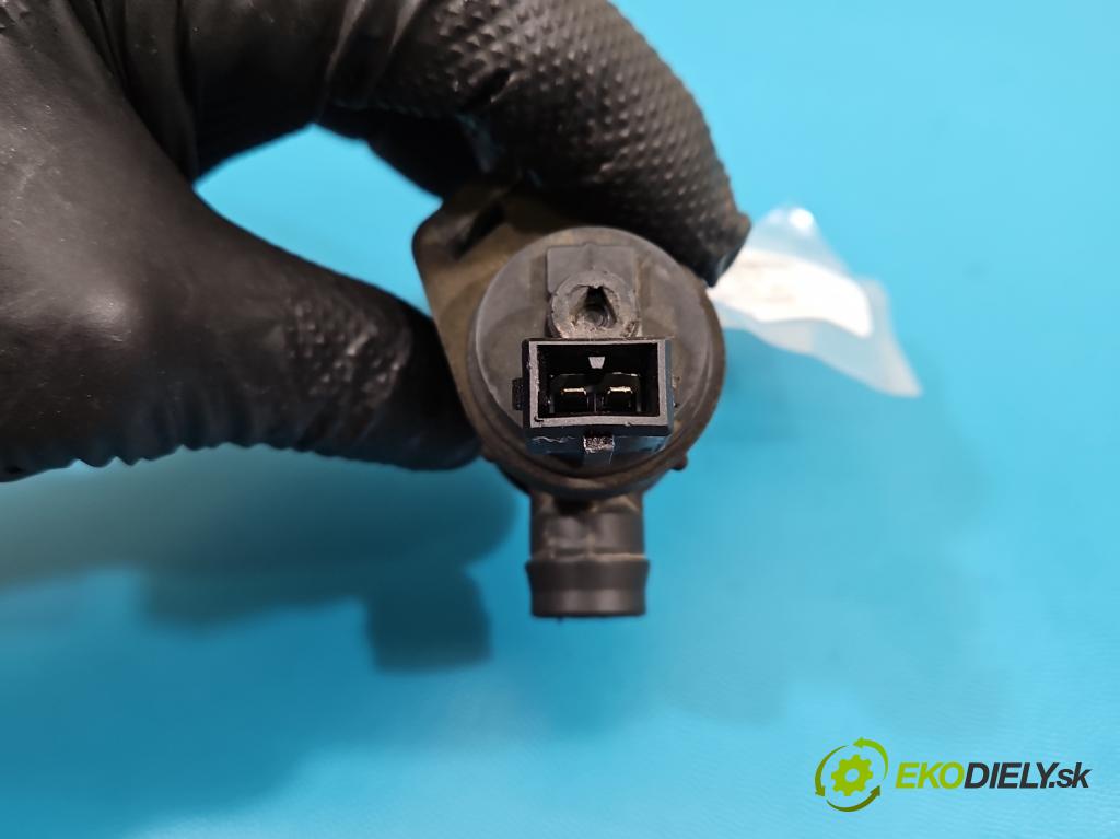 Volvo XC90 I 2002-2014 2.5 T 209KM automatic 154 kW 2521 cm3 5- ventil vakuum: 31104896 (Ventil)