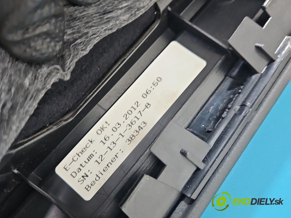 Audi A8 D4 2009-2017 2.0 TFSI 211KM automatic 155 kW 1984 cm3 4- Čalounictví: dvere zadné ľavé